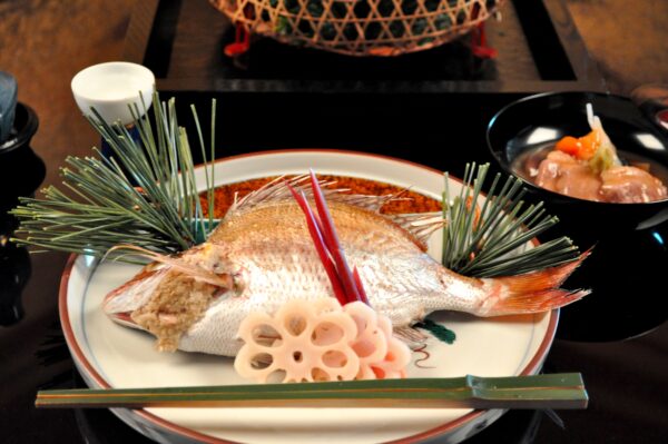 一人用の鯛の唐蒸と鴨の治部煮(つば甚さんにて)